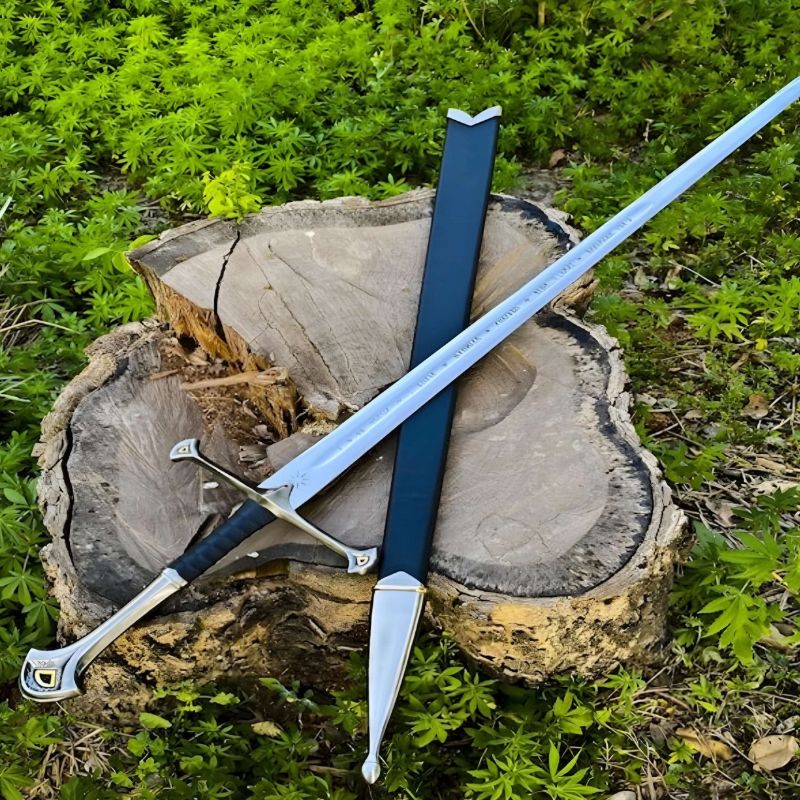 Épée Inspirée d’Andúril d’Aragorn (Reforgée)